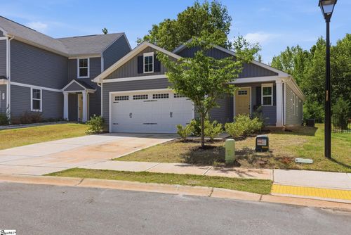 145 Davis Grove Ln, Piedmont, SC, 29673-9885 | Card Image