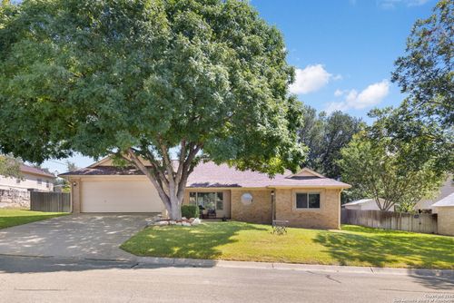 207 Red Oak Ln, Ingram, TX, 78025-3611 | Card Image