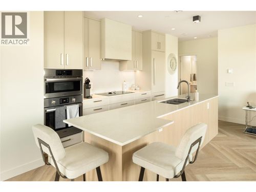 411-3340 Lakeshore Rd, Kelowna, BC, V1W0H6 | Card Image