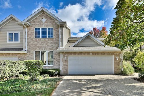 1735 Park Ridge Pt, Park Ridge, IL, 60068-1313 | Card Image
