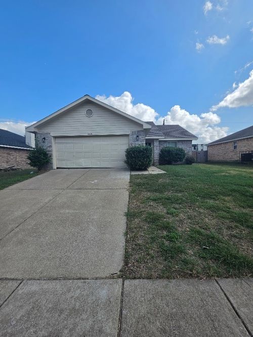 8034 Genesis Dr, Dallas, TX, 75232-6623 | Card Image