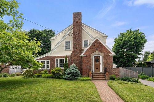 34 Pleasant St, Newton, MA, 02465-1217 | Card Image