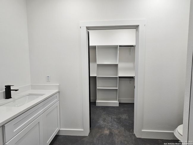 3440 Tanglewood Trl, House other with 3 bedrooms, 2 bathrooms and null parking in Spring Branch TX | Image 27
