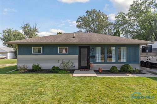 1018 Hugo St, Maumee, OH, 43537-3110 | Card Image