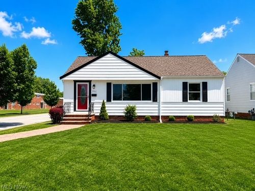 5065 Melody Ln, Willoughby, OH, 44094-4311 | Card Image
