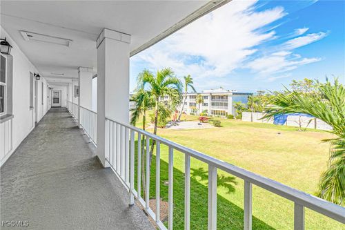 apt-318-1724 Pine Valley Dr, FORT MYERS, FL, 33907-8080 | Card Image