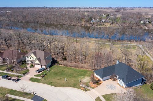 207 Windham Cir, Yorkville, IL, 60560-9832 | Card Image