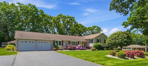 3 Beechwood Dr, Wilbraham, MA, 01095-1501 | Card Image
