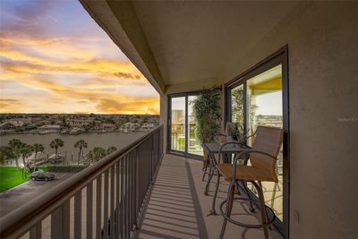 52 - 1651 Sand Key Estates Court, Condo with 2 bedrooms, 2 bathrooms and null parking in Clearwater FL | Image 3