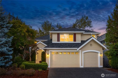 27022 Se 13th St, Sammamish, WA, 98075-5974 | Card Image