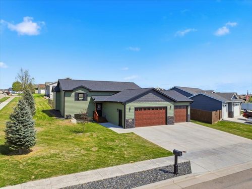 3640 Blackpowder Rd, Rapid City, SD, 57703-8554 | Card Image