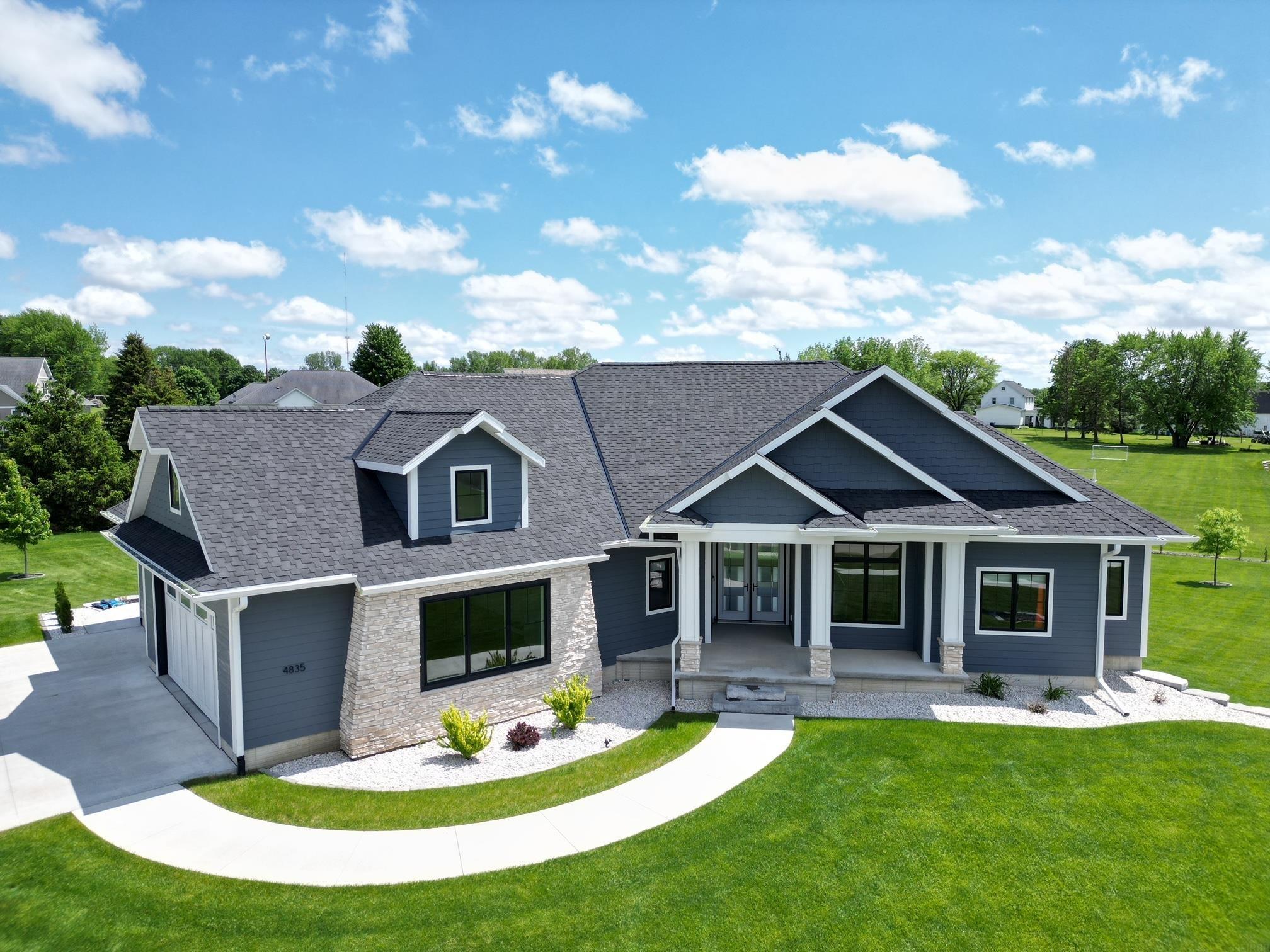 Shelley Ct, Waterloo, IA 50701