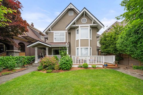 262 E 10 Street, North Vancouver, BC, V7L2E1 | Card Image