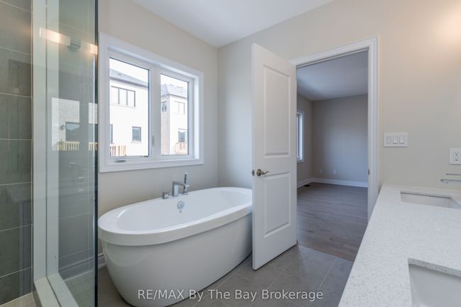 3 Periwinkle Rd, House other with 4 bedrooms, 4 bathrooms and 4 parking in Springwater ON | Image 17
