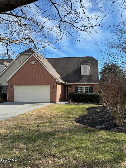 383 Paine Lake Dr, Sevierville, TN, 37862-4535 | Card Image