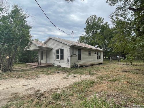 524 Avenue B, Seguin, TX, 78155-3605 | Card Image