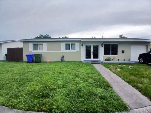 640 Sw 68th Ter, Pembroke Pines, FL, 33023-1178 | Card Image