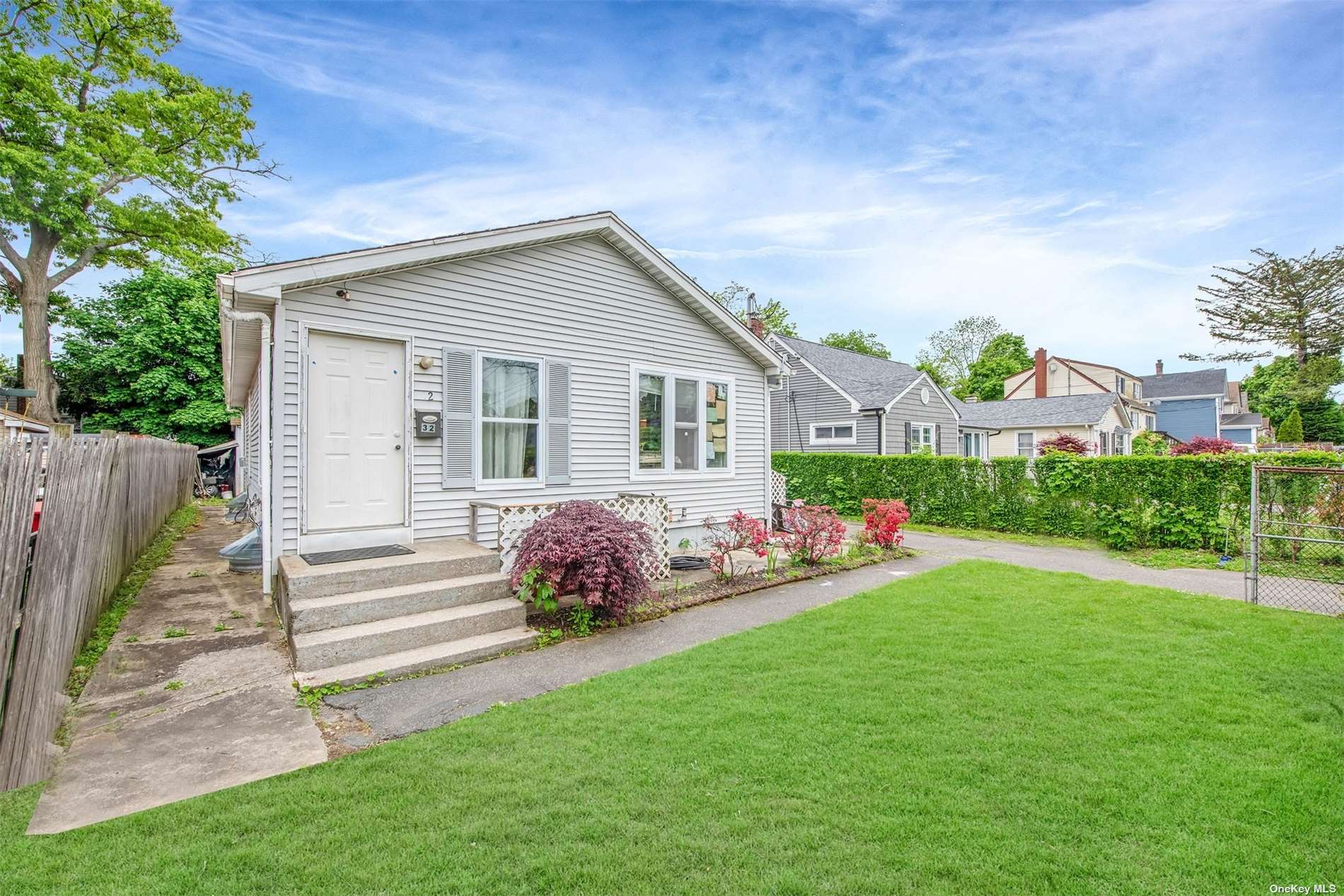 4th St, Huntington Station, NY 11746