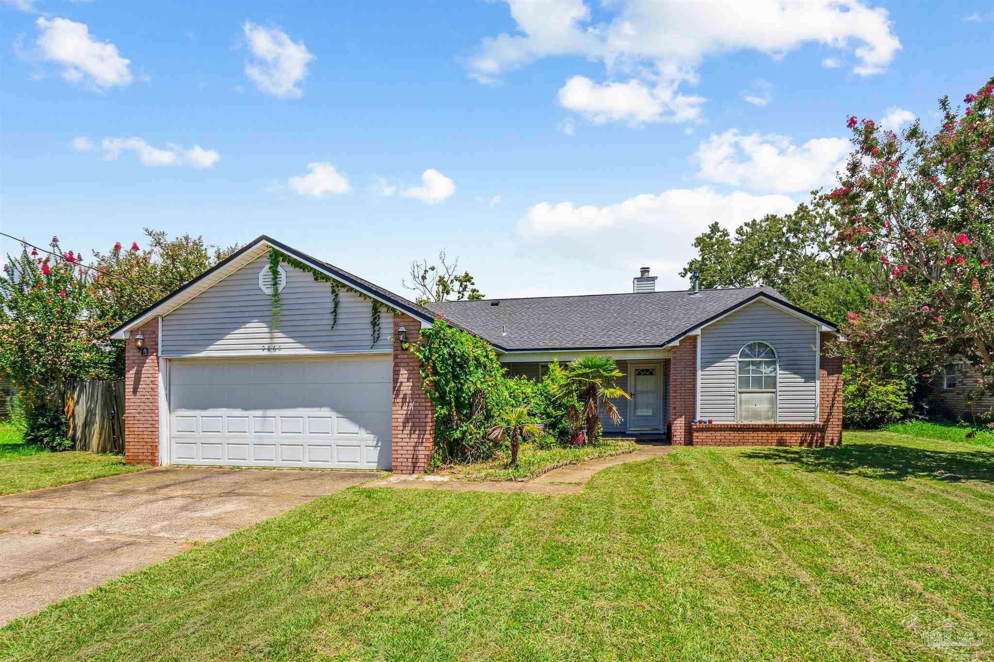 Orion Lake Cir, Navarre, FL 32566
