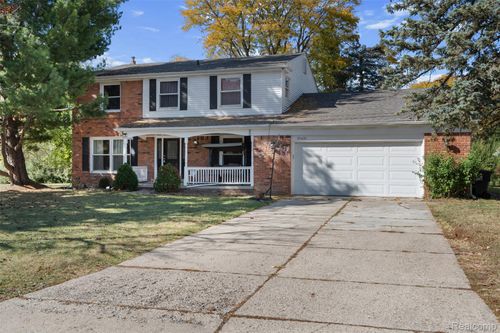 25633 Branchaster Rd, Farmington Hills, MI, 48336-1642 | Card Image