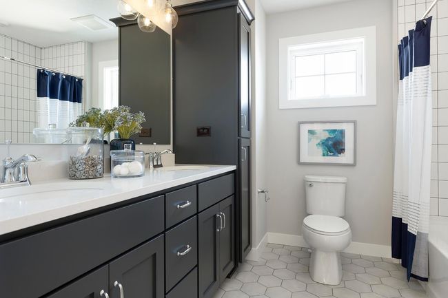 Pictures are of similar home | Image 31