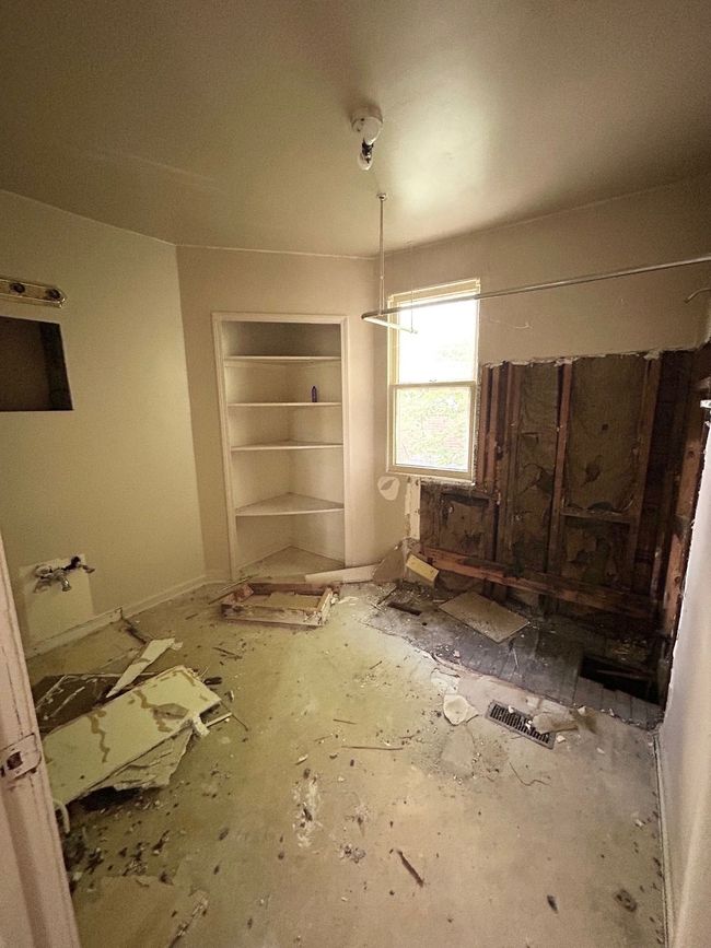 2317 Flushing Rd, House other with 4 bedrooms, 2 bathrooms and null parking in Flint MI | Image 11