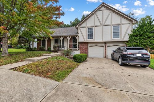 5348 W 102nd St, Overland Park, KS, 66207-3174 | Card Image