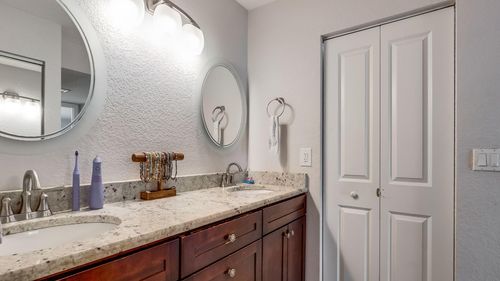 102-303 Lakeview Dr, Weston, FL, 33326-1307 | Card Image