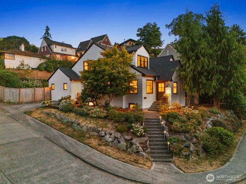 803 W Etruria St, Seattle, WA, 98119-1847 | Card Image