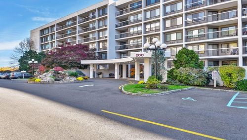 apt-307-200 High Point Dr, Hartsdale, NY, 10530-1137 | Card Image