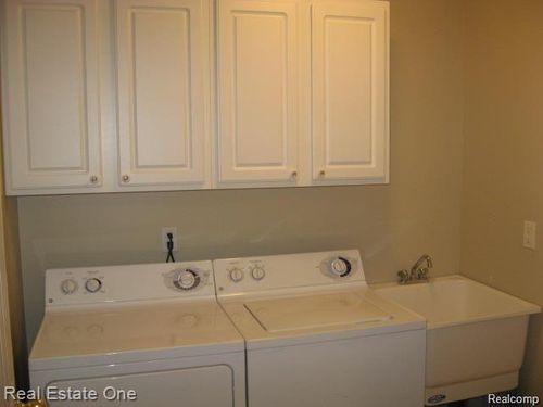 23102 Alexa Dr, Commerce Twp, MI, 48390-5844 | Card Image