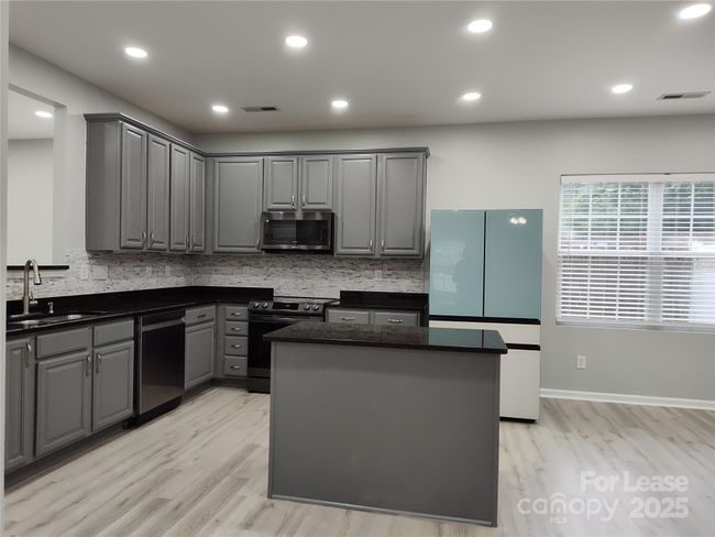 469 Laurel Fork Dr, House other with 4 bedrooms, 3 bathrooms and null parking in Fort Mill SC | Image 4