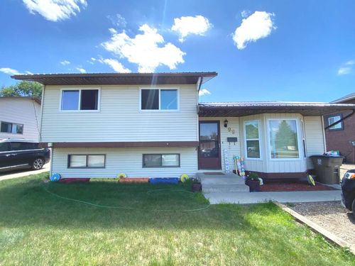 99 Wildrose Avenue W, Brooks, AB, T1R0A7 | Card Image