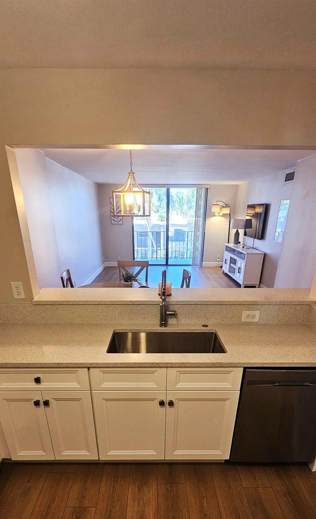APT-301 - 145 Ocean Ave, Condo with 2 bedrooms, 2 bathrooms and null parking in Palm Beach Shores FL | Image 6