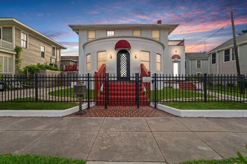 1919 25th Rear St, Galveston, TX, 77550-5421 | Card Image