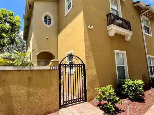 704-2851 W Prospect Rd, Tamarac, FL, 33309-2590 | Card Image