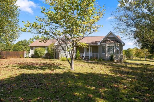 2288 Old Blacktop Rd, Mc Ewen, TN, 37101-5523 | Card Image