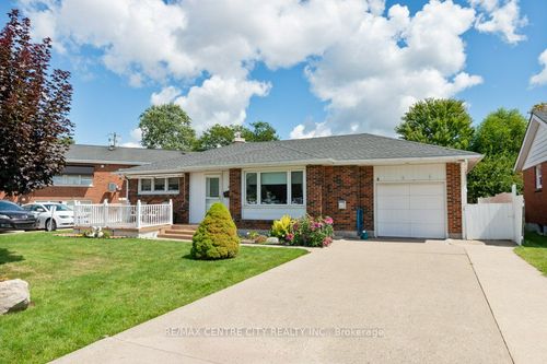 {{alt}} | Card Image