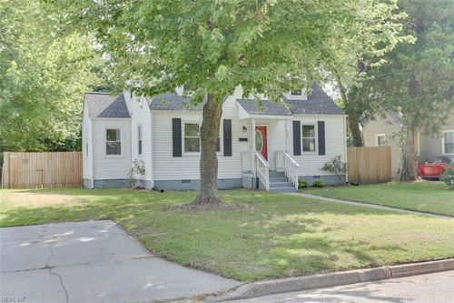 727 Sedgefield Dr, Newport News, VA, 23605-1025 | Card Image