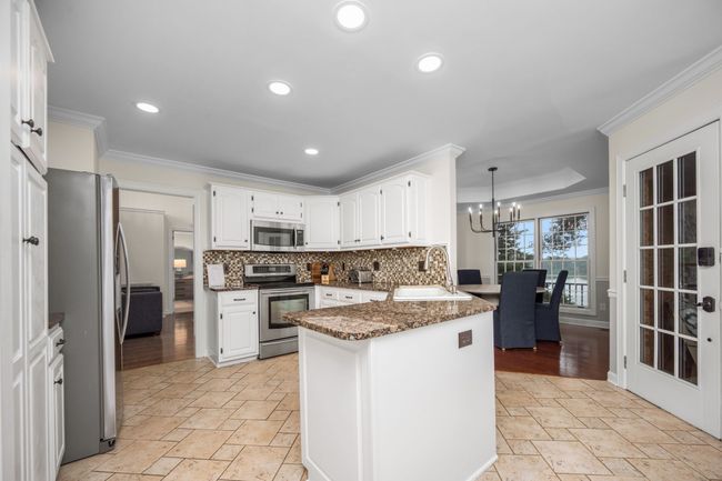 208 Loop Dr, House other with 4 bedrooms, 4 bathrooms and 3 parking in Winchester TN | Image 40