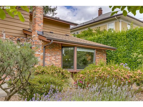 1911 Ne 26th Ave, Portland, OR, 97212 | Card Image