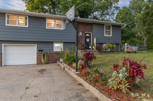 203 W Freeman Ave, El Dorado Springs, MO, 64744-1813 | Card Image