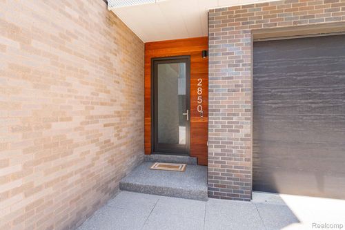 2850 John R St, Detroit, MI, 48201-3181 | Card Image