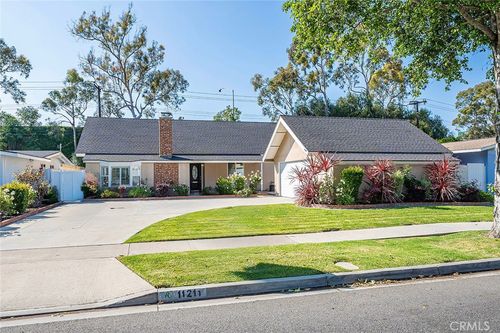 11211 Martha Ann Dr, Los Alamitos, CA, 90720-2917 | Card Image