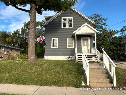 835 Bishop Ave, Aurora, IL, 60506-5896 | Card Image