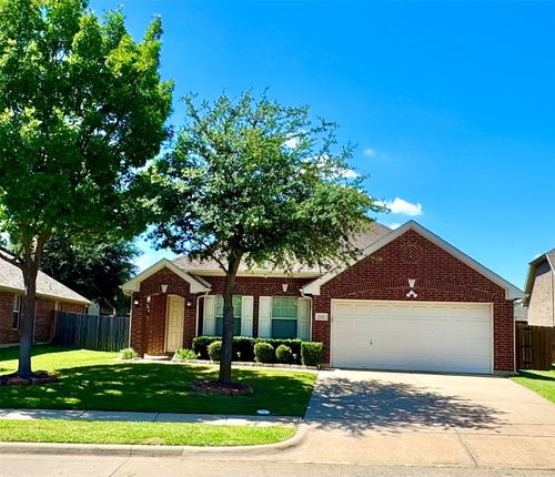5451 Childress Dr, Grand Prairie, TX, 75052-8571 | Card Image
