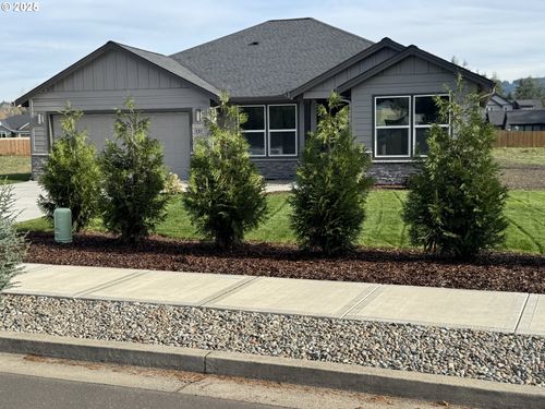 121 Gassman Rd, Castle Rock, WA, 98611-8815 | Card Image