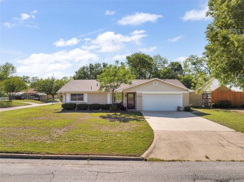 1005 E St Nw, Ardmore, OK, 73401-4213 | Card Image