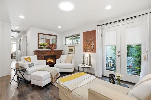 240 Nw 30th St, Redmond, OR, 97756-6912 | Card Image