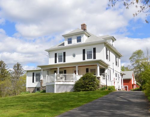 126 Colonial Ave, Middlebury, CT, 06762-2007 | Card Image